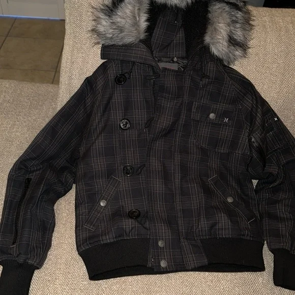 Hurley Women’s Fur Collar Hooded Winter Jacket. Shell 55% Cotton, 45% Polyester - Picture 2 of 7